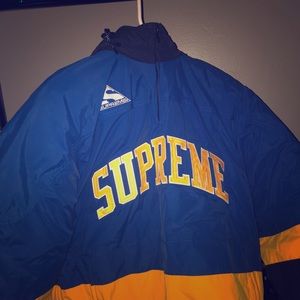 Supreme Puffy Hockey Pull over